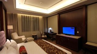 swan-lake-international-hotel