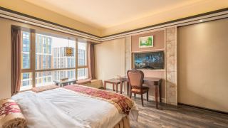 kaibin-crown-hotel-guiyang-huaguoyuan-shopping-center-store
