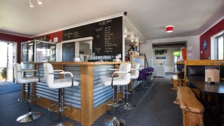 lknz-lodge-and-cafe
