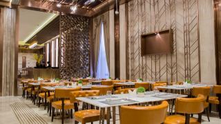 yitel-premium-shanghai-people-s-square-nanjing-road-pedestrian-street-shop