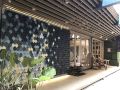 kinnon-deluxe-hostel-coworking-cafe