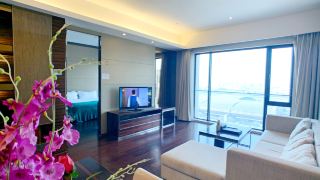 quzhihip-hop-apartment-guangzhou-pazhou-poly-world-trade-center