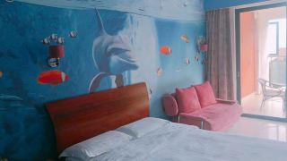 colorful-red-star-hotel