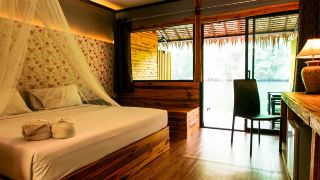 the-hub-erawan-resort