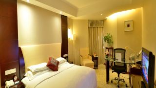 zhongwei-jinzhou-green-lake-hotel