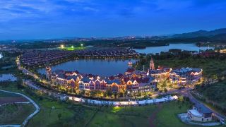 midea-egret-lake-car-theme-hotel