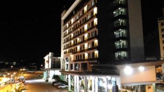 hig-hotel-deluxe-seaview-room