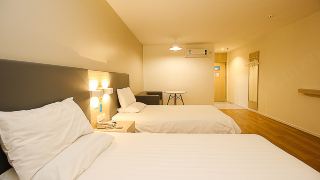 golden-sun-hotel-pedestrian-street-shop