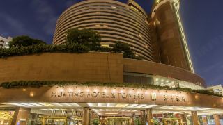 huating-hotel-and-towers-shanghai