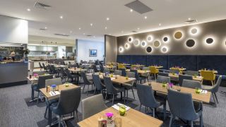 oaks-melbourne-on-market-hotel