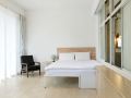 owlstay-flip-flop-hostel-garden