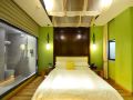 she--he-boutique-hotel-wuhan-guanggu-metro-station