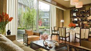sheraton-grand-shanghai-pudong-hotel