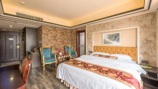 kaibin-crown-hotel-guiyang-huaguoyuan-shopping-center-store
