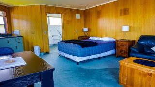 nugget-view-kaka-point-motels