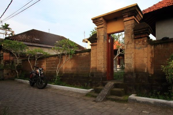 唐加尔梅拉旅馆(tanggal merah guest house)