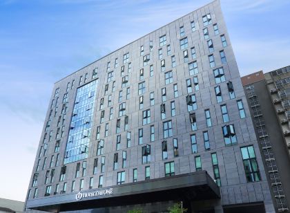 Hotel the One