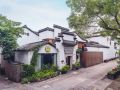 moon-and-sixpence-hotel