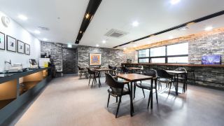 seomyeon-brown-dot-hotel-gold