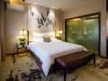 mandolin-pu-moon-hotel