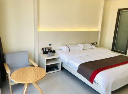 尚客優連鎖飯店(東方市三角公園店)