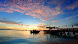 to-rent-a-car-live-in-a-holiday-live-in-a-water-house