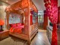 24-north-latitude-theme-hotel