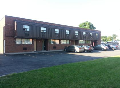 Queensway Motel