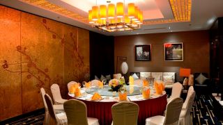 zhongwei-jinzhou-green-lake-hotel