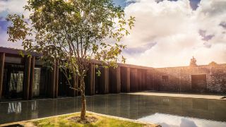 tsingpu-yangzhou-slender-west-lake-culture-vacation-home