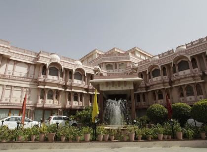 Hotel Raj Vilas Place