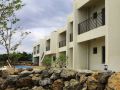 comma-and-resort