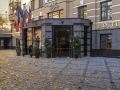 aglaya-hotel-and-courtyard