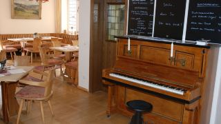 an-der-rauschen-apartments-ferienzimmer-and-kunst