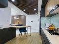 jennifer-s-apart-luxury-2br-7th