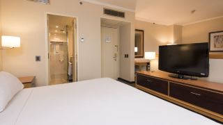 holiday-inn-express-puerto-madero-an-ihg-hotel