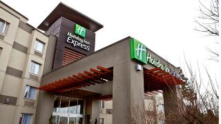 holiday-inn-express-and-suites-langley