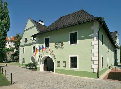 Rožmberský dvůr