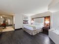 holiday-inn-express-and-suites-eureka-an-ihg-hotel