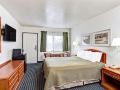 travelodge-by-wyndham-hollywood-vermont-sunset