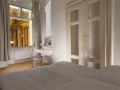 three-golden-crowns-apartments