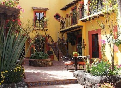 Casa Mia Suites
