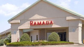 ramada-by-wyndham-sterling