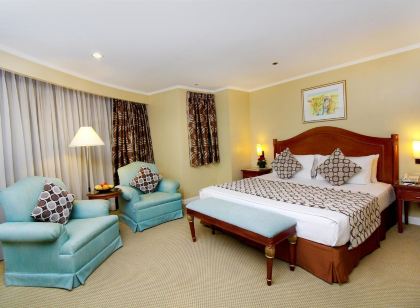 Oxford Suites Makati