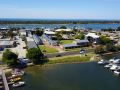 lakeside-motel-waterfront