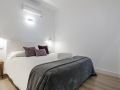 hellenhost-gran-via