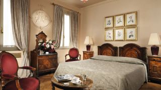 hotel-alexandra