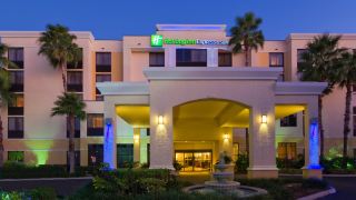 holiday-inn-express-and-suites-kendall-east-miami