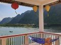 funny-monkeys-homestay