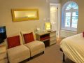 holly-wood-guest-house
